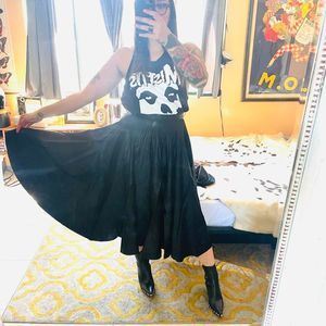 GORGEOUS VINTAGE BLACK CIRCLE SKIRT WITH DIAMOND PATTERN size 27in waist